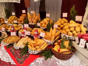 Cracóvia - queijos curados 'oscypek'